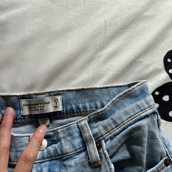 Abercrombie Curve Love Jeans - Picture 3 of 4